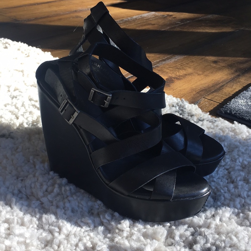 Kork Ease Black leather Wedge Sandals